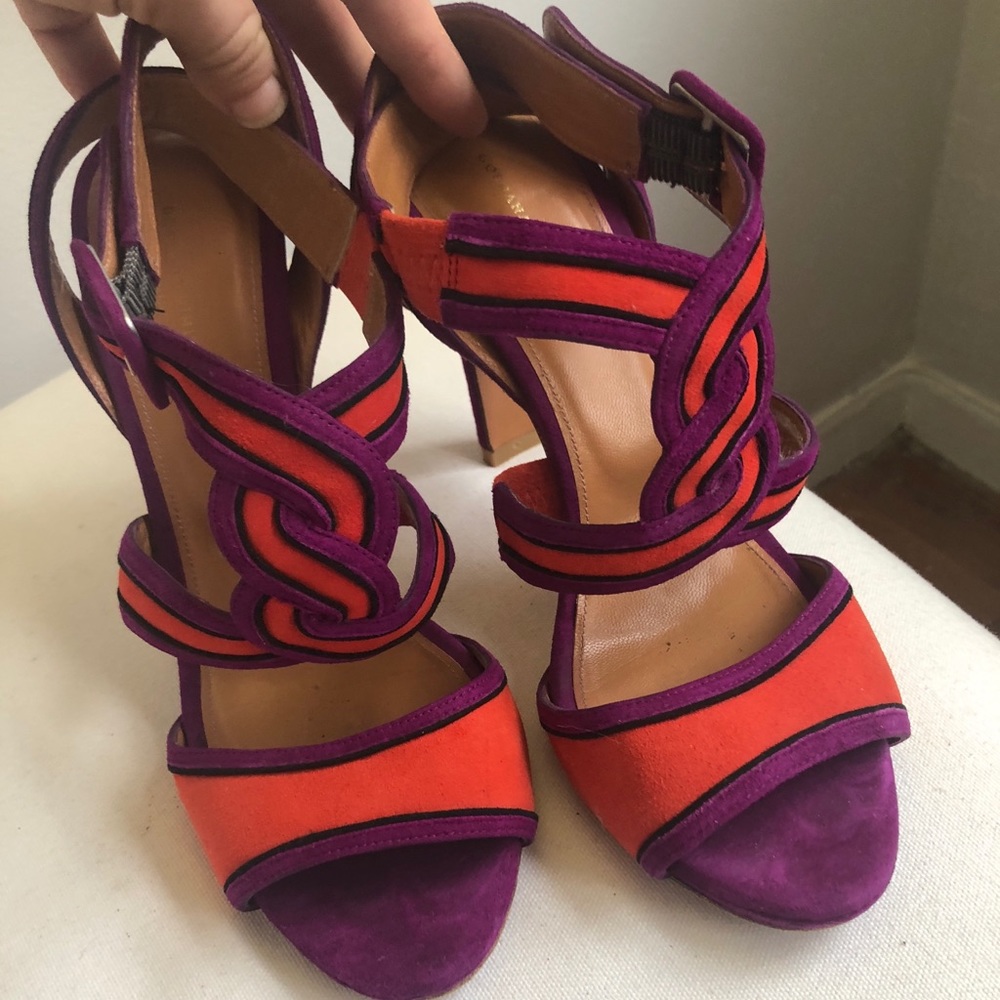 Gordana Dimitrijević purple heels